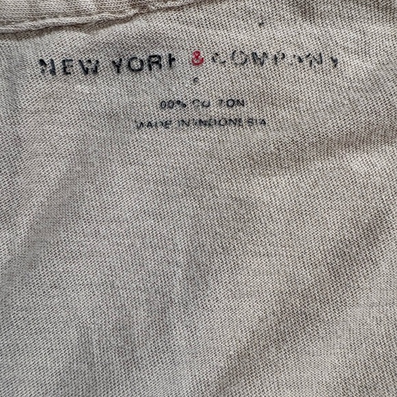 New York & Company Tee Women’s Tan Fitted Polo T-Shirt Size Small - Picture 4 of 6